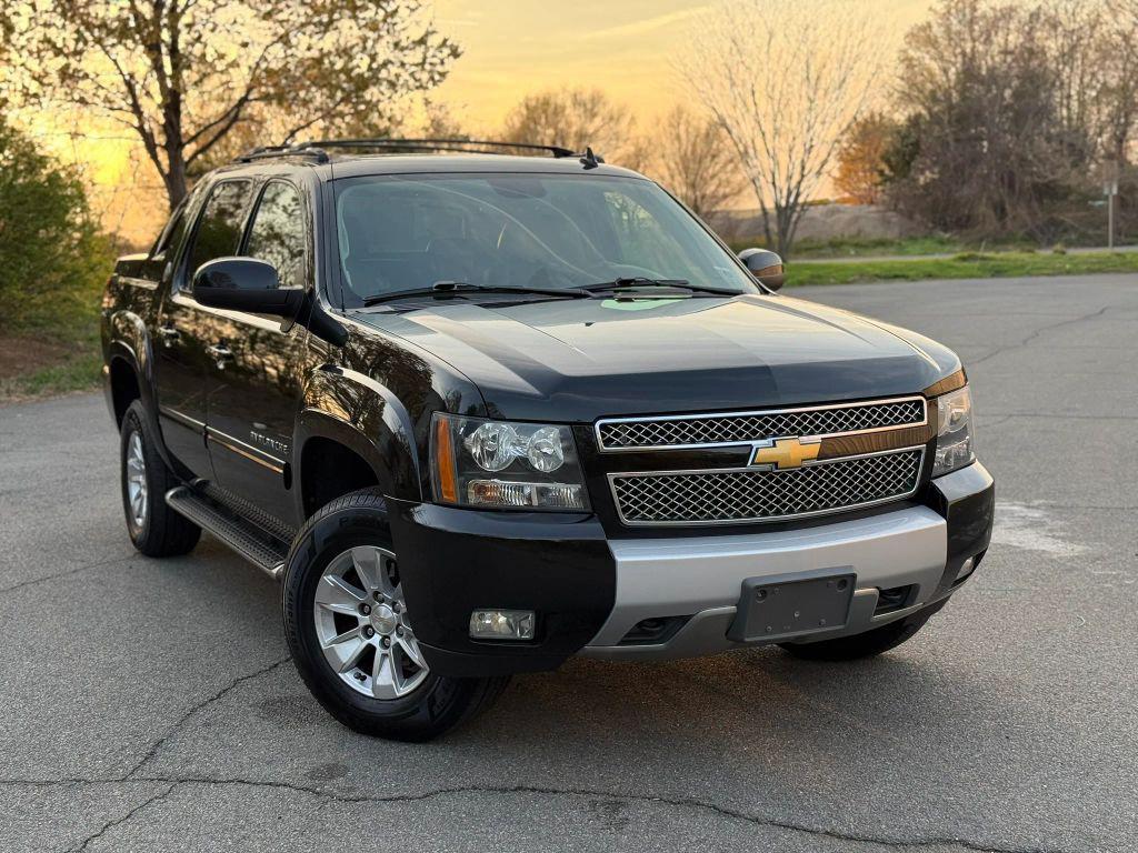 used 2013 Chevrolet Avalanche car, priced at $18,995