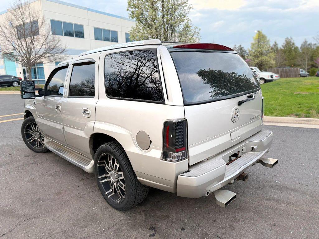 used 2006 Cadillac Escalade car, priced at $3,999
