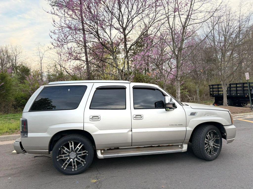 used 2006 Cadillac Escalade car, priced at $3,999