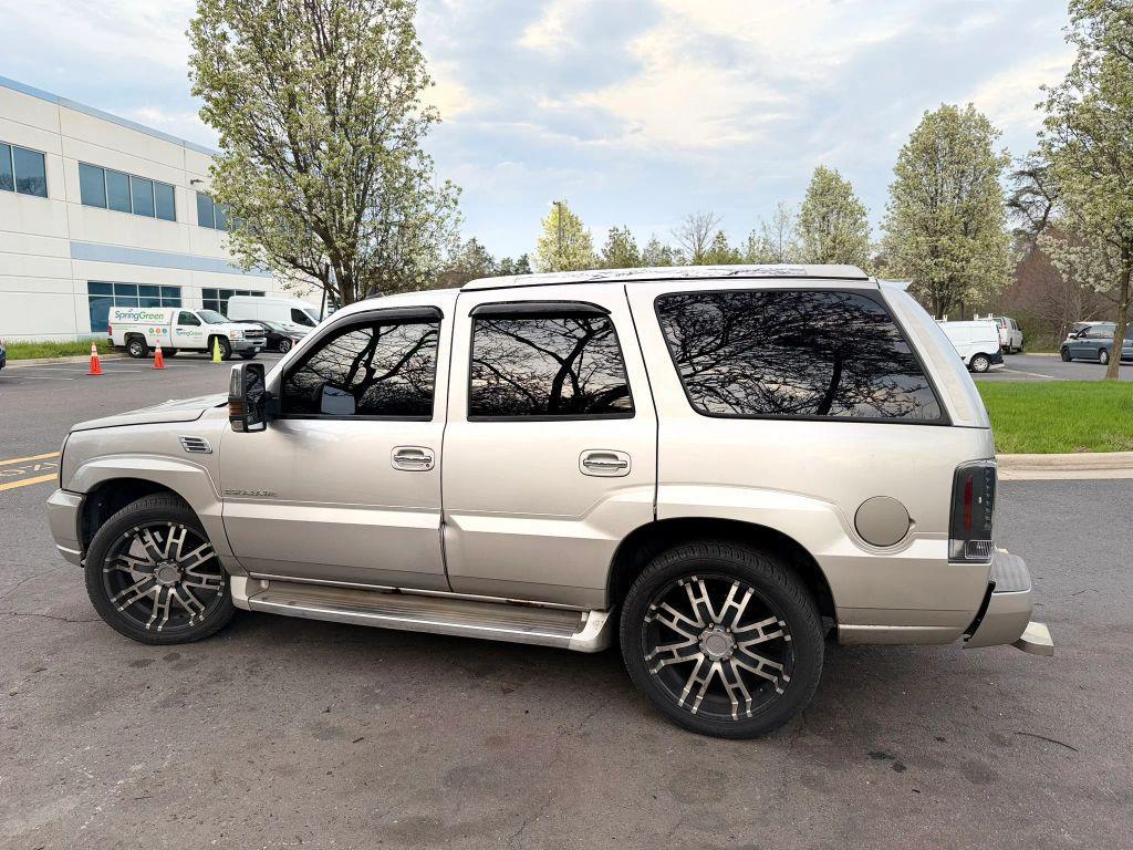 used 2006 Cadillac Escalade car, priced at $3,999