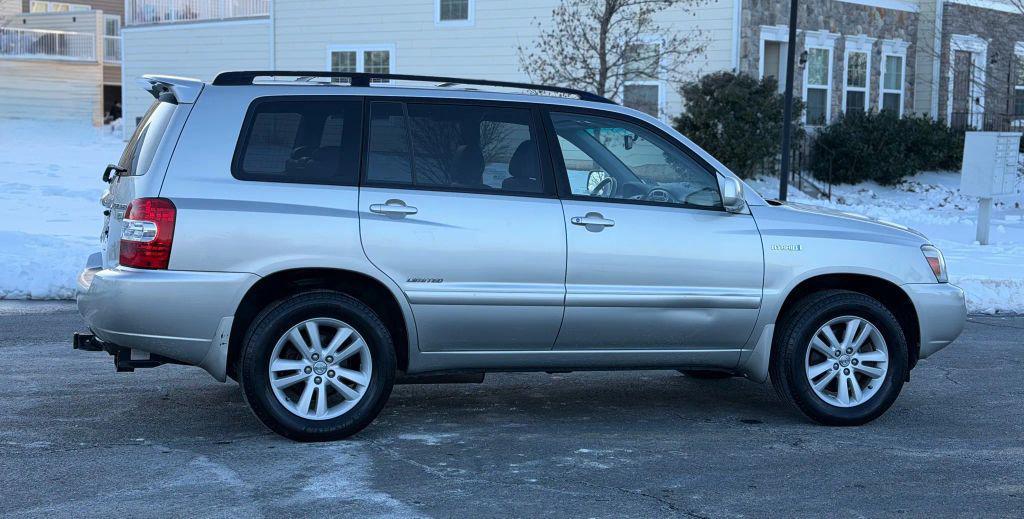 used 2006 Toyota Highlander Hybrid car, priced at $6,477