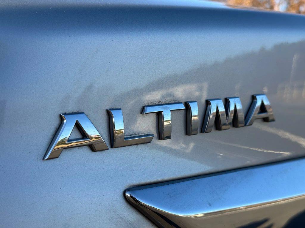 used 2015 Nissan Altima car, priced at $7,999