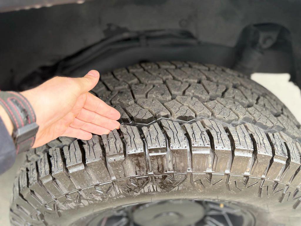 used 2006 Hummer H2 car, priced at $12,999