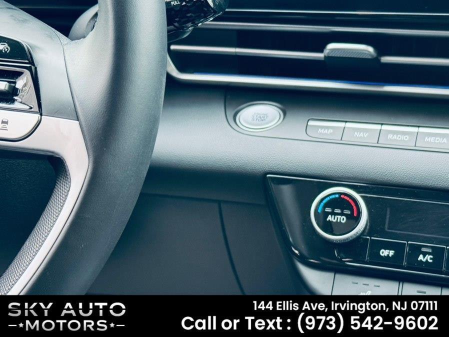 used 2025 Hyundai Elantra car