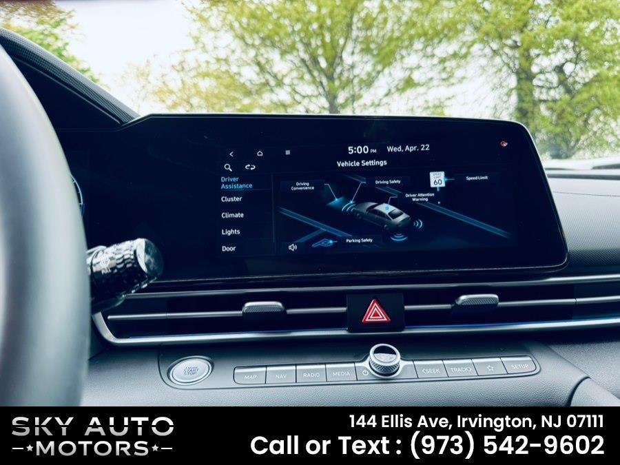 used 2025 Hyundai Elantra car