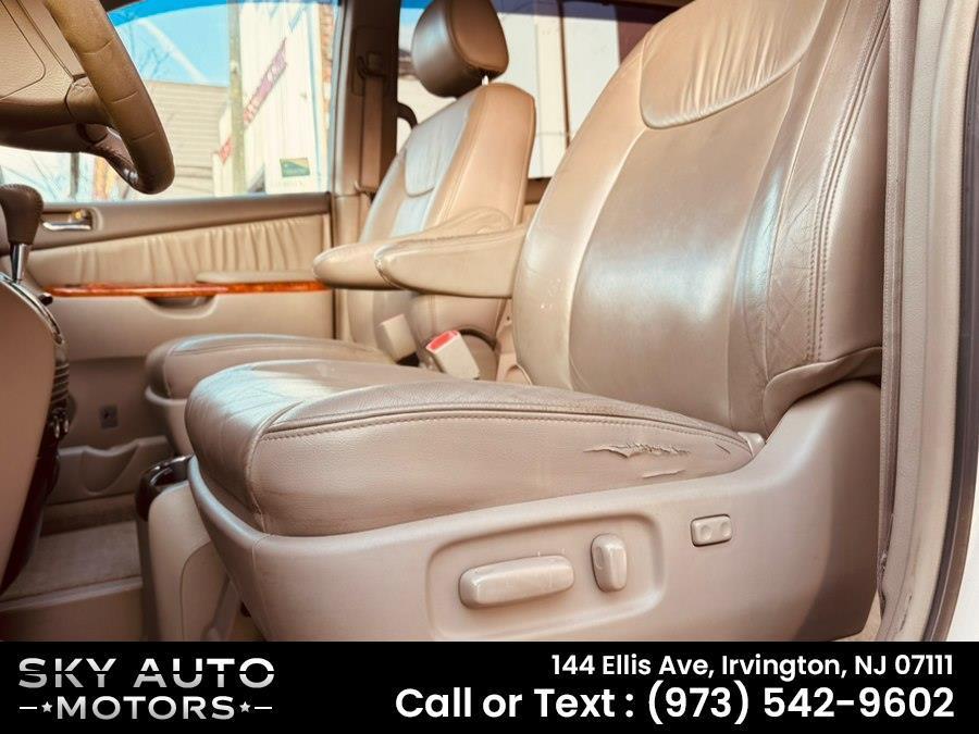 used 2007 Toyota Sienna car, priced at $5,999