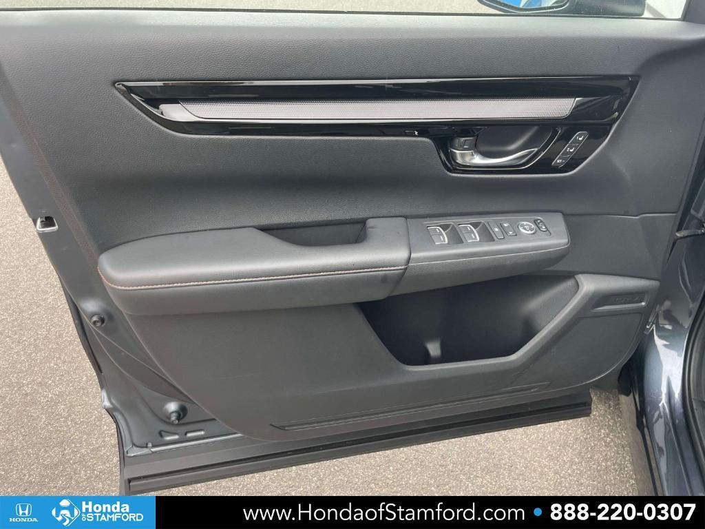 used 2023 Honda CR-V Hybrid car, priced at $33,000