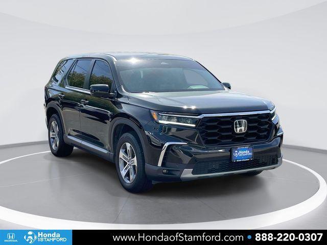 used 2025 Honda Pilot car, priced at $40,000