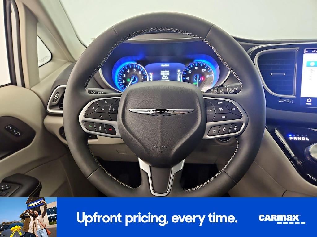 used 2024 Chrysler Pacifica car, priced at $28,998