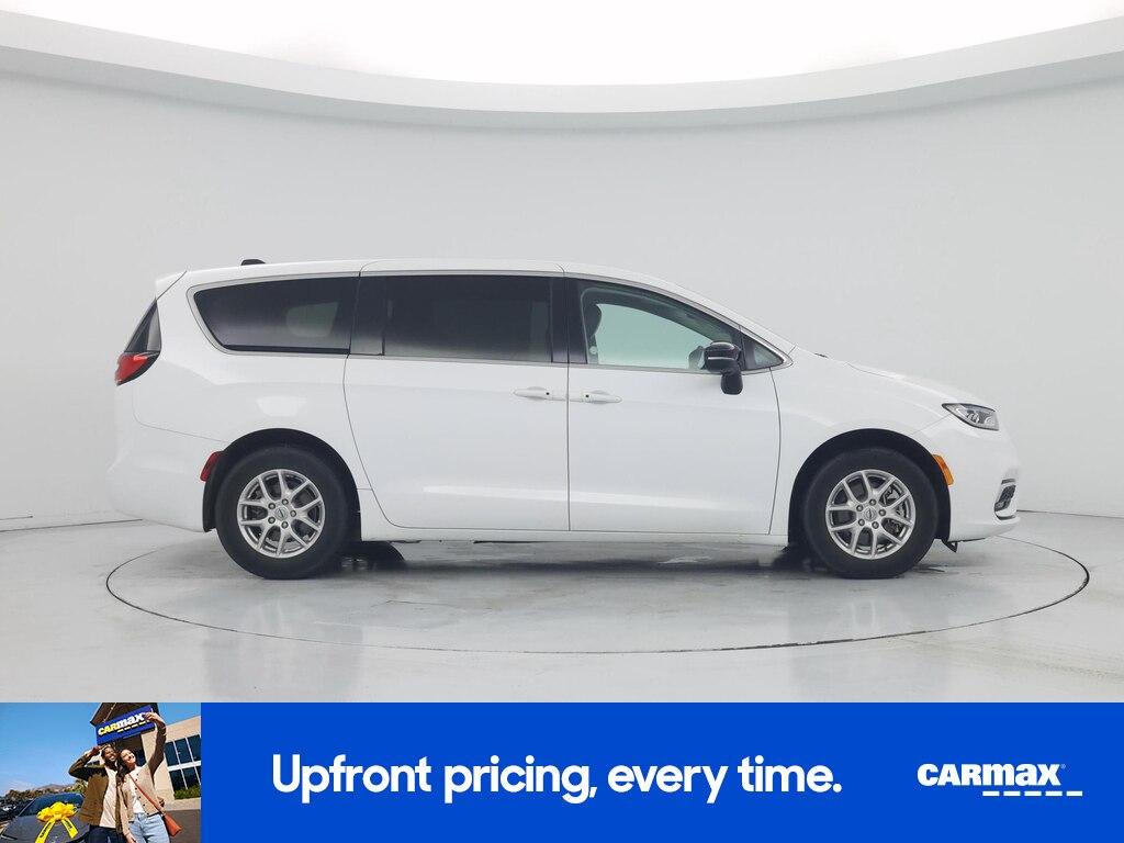used 2024 Chrysler Pacifica car, priced at $28,998