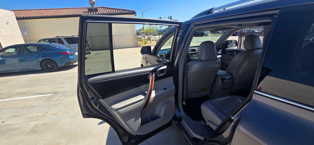 used 2012 Toyota Highlander car, priced at $14,165