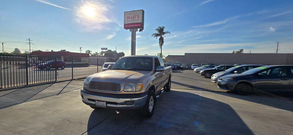 used 2000 Toyota Tundra car, priced at $9,995