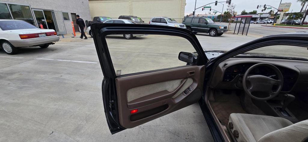 used 1994 Toyota Camry car, priced at $5,995