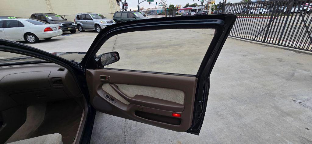 used 1994 Toyota Camry car, priced at $5,995