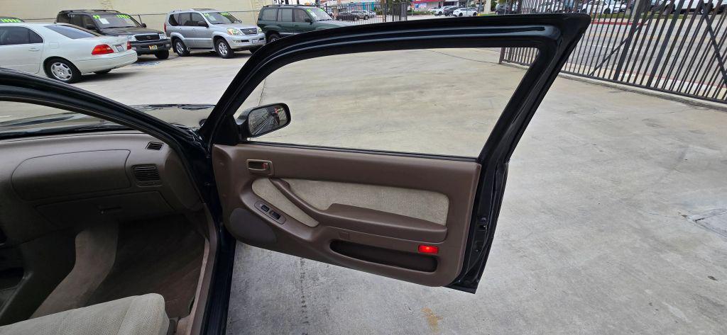 used 1994 Toyota Camry car, priced at $5,995