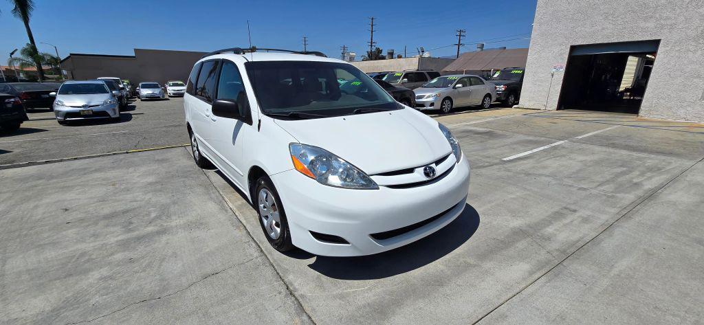 used 2009 Toyota Sienna car, priced at $6,900