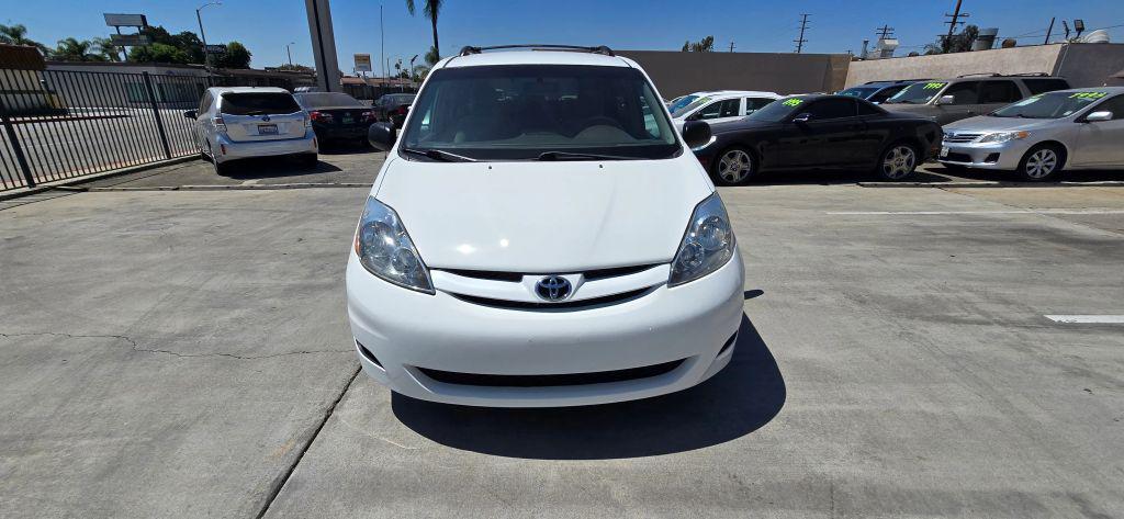 used 2009 Toyota Sienna car, priced at $6,900
