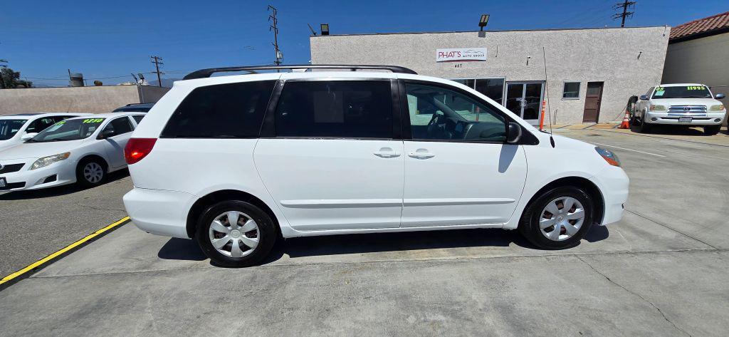 used 2009 Toyota Sienna car, priced at $6,900