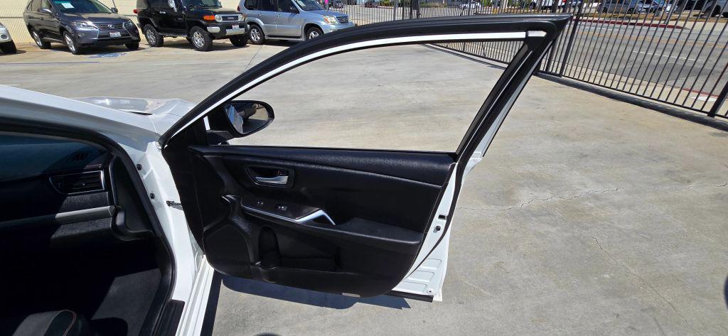 2016 White Toyota Camry