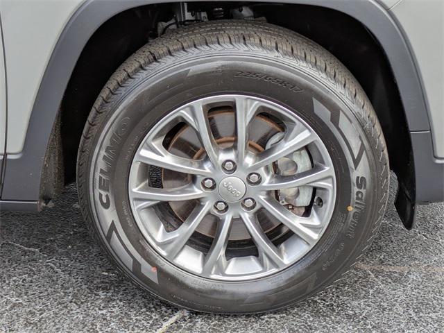 used 2019 Jeep Cherokee car, priced at $17,594