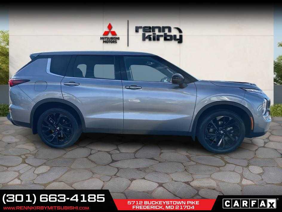 used 2023 Mitsubishi Outlander car, priced at $20,753