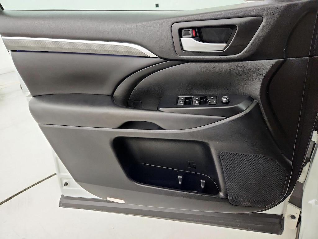 used 2018 Toyota Highlander car, priced at $26,998