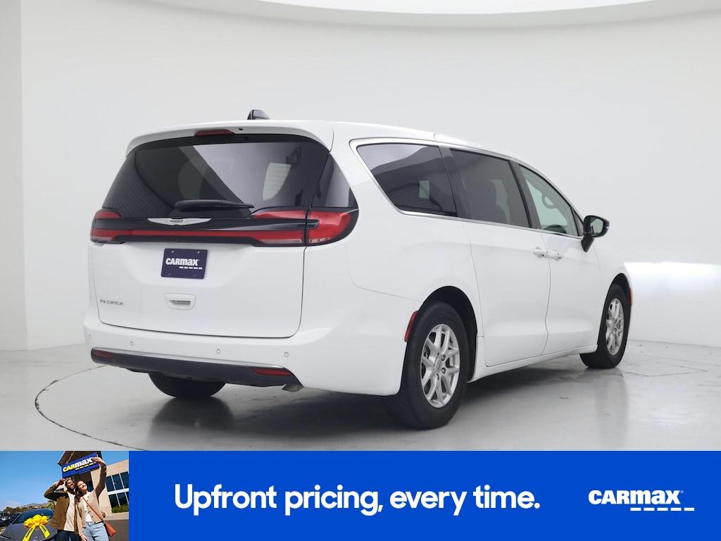 used 2024 Chrysler Pacifica car, priced at $26,998