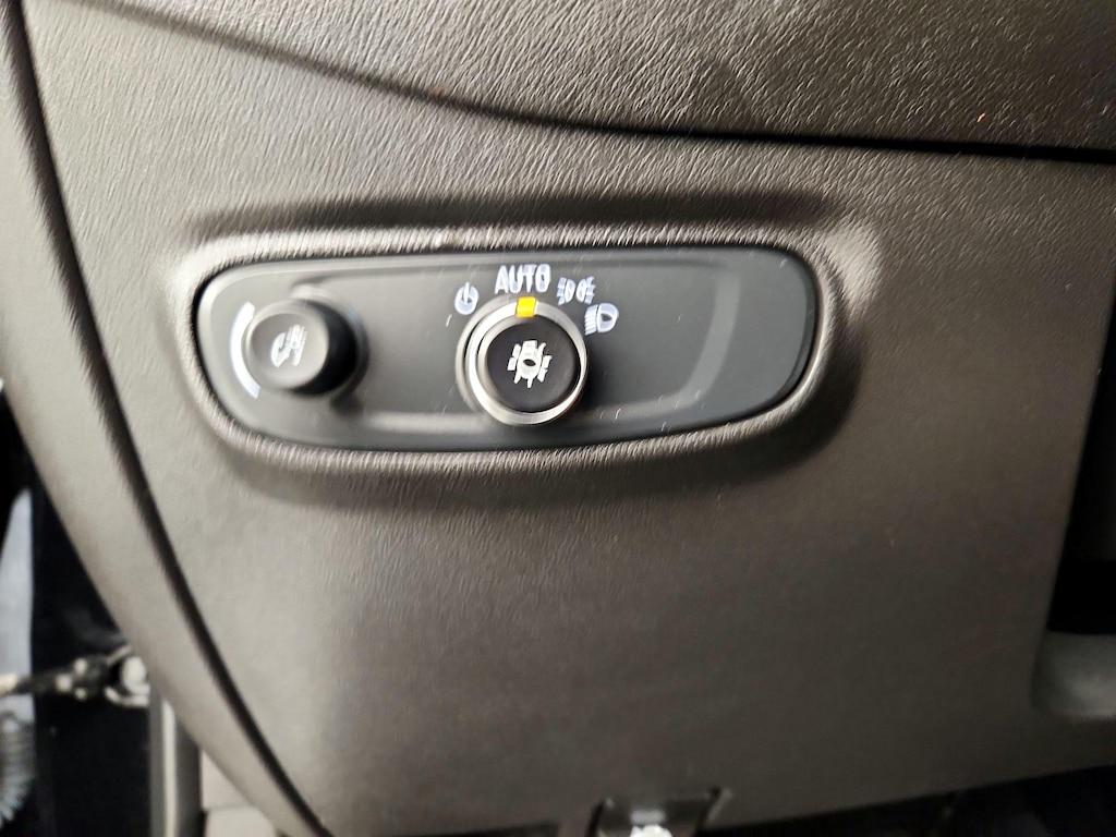 used 2024 Chevrolet Equinox car, priced at $23,998