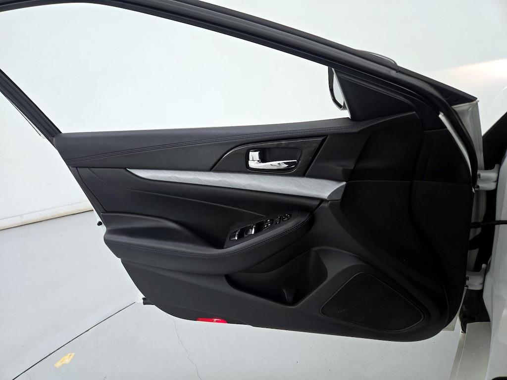 used 2016 Nissan Maxima car, priced at $17,998