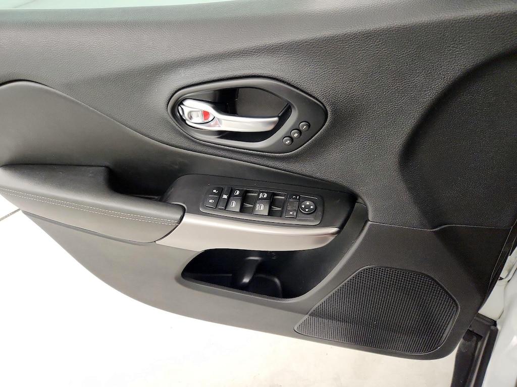used 2019 Jeep Cherokee car, priced at $19,998