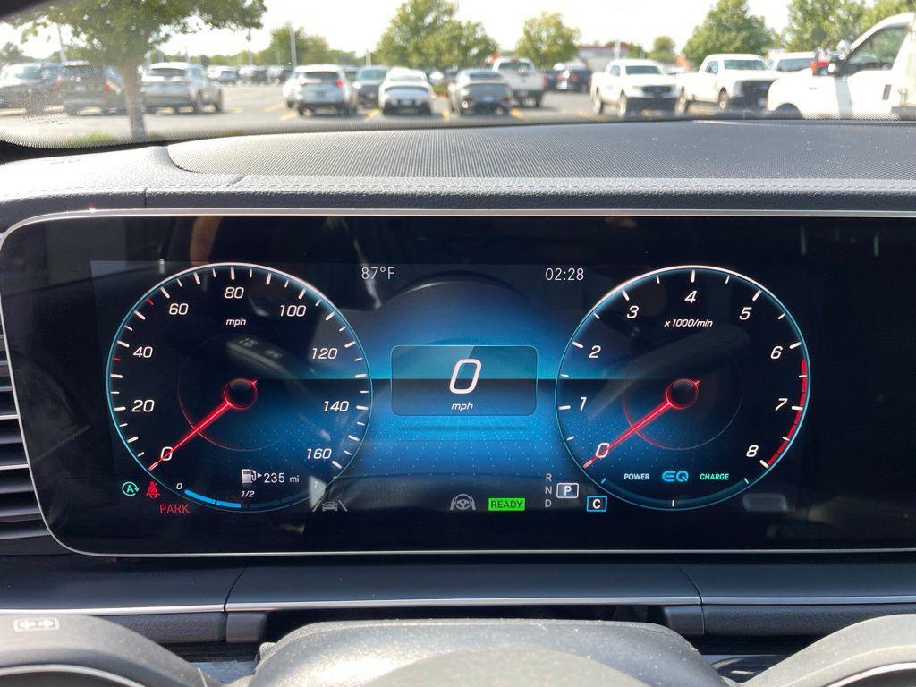 Mercedes-Benz GLS view 32