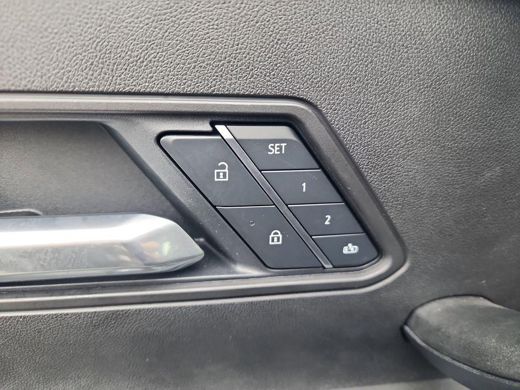 used 2025 GMC HUMMER EV Pickup car, priced at $99,990