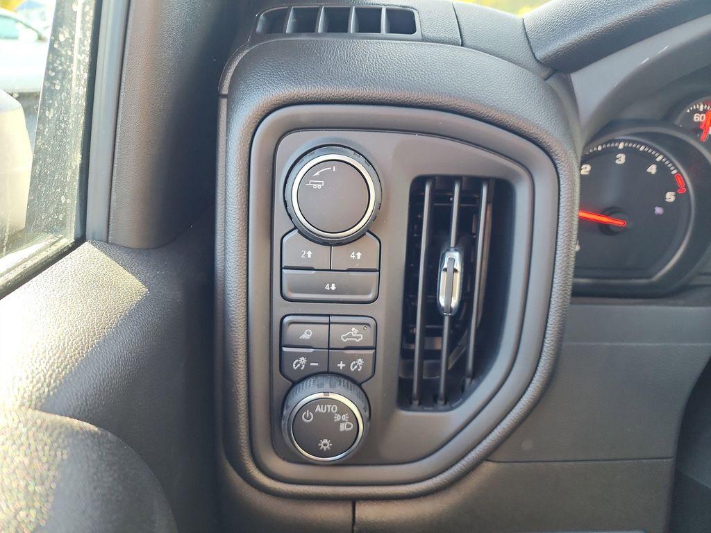 new 2025 Chevrolet Silverado 3500 car, priced at $72,402