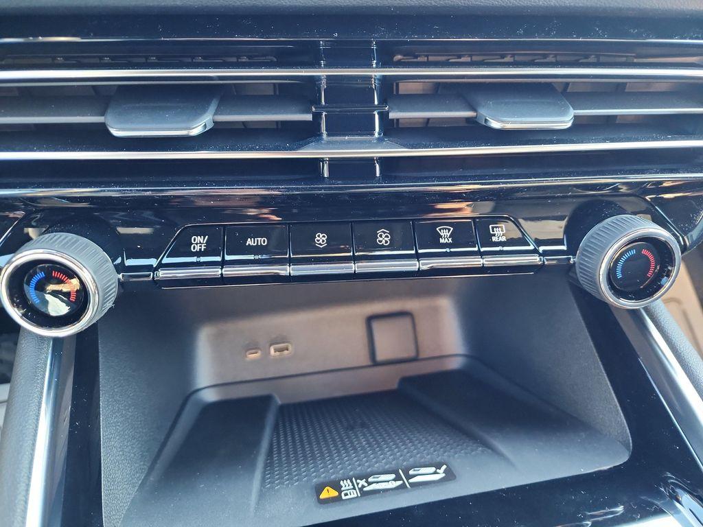 new 2026 Chevrolet Traverse car, priced at $47,295