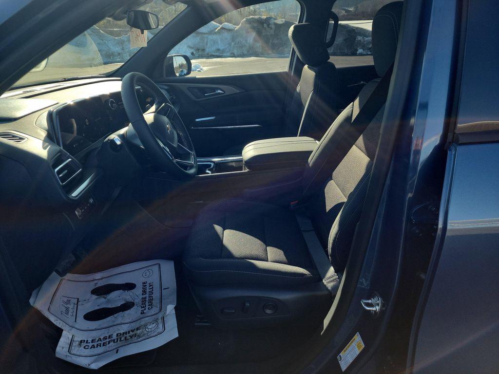 new 2026 Chevrolet Traverse car, priced at $47,295