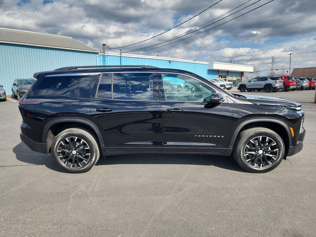 new 2026 Chevrolet Traverse car, priced at $47,295