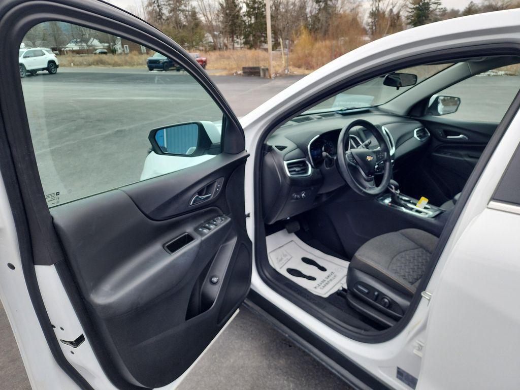 used 2022 Chevrolet Equinox car, priced at $23,749