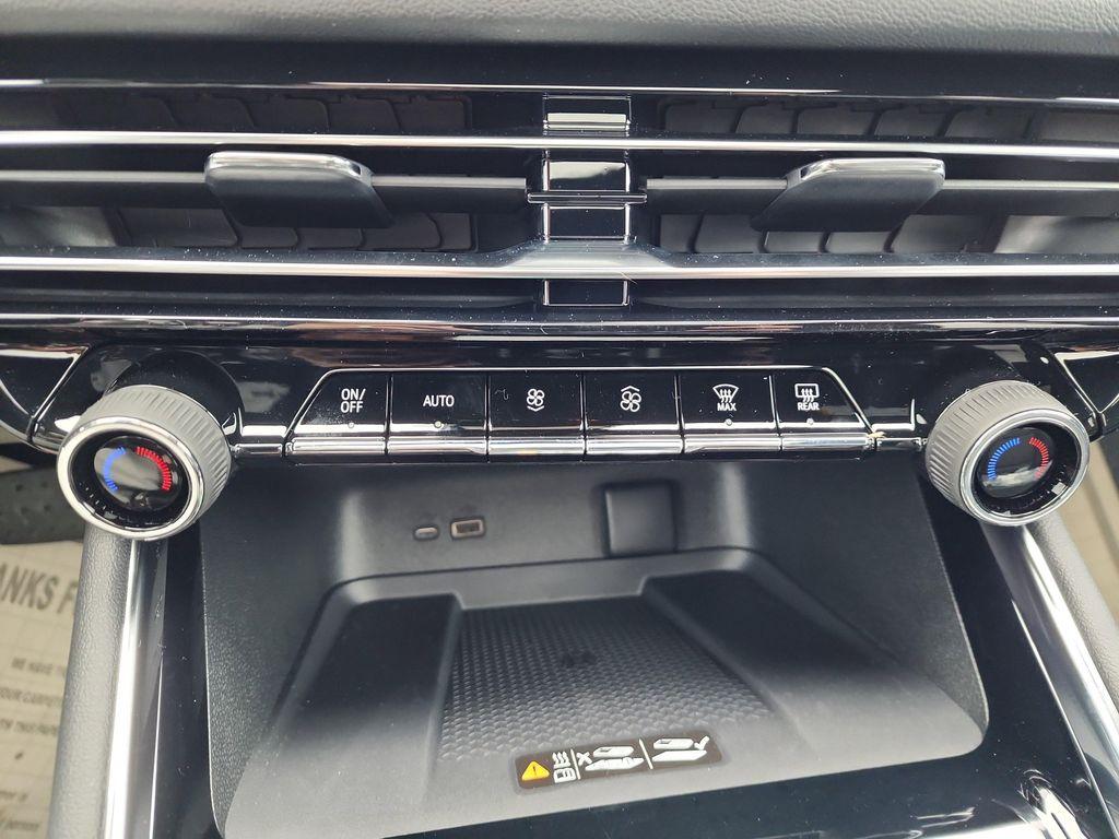 new 2026 Chevrolet Traverse car, priced at $52,526