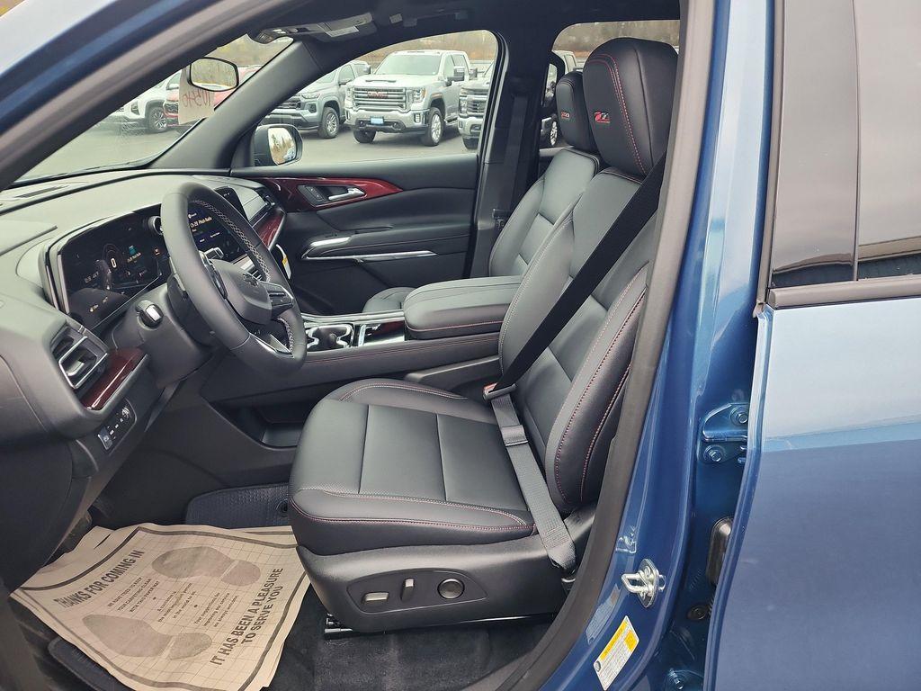 new 2026 Chevrolet Traverse car, priced at $52,526