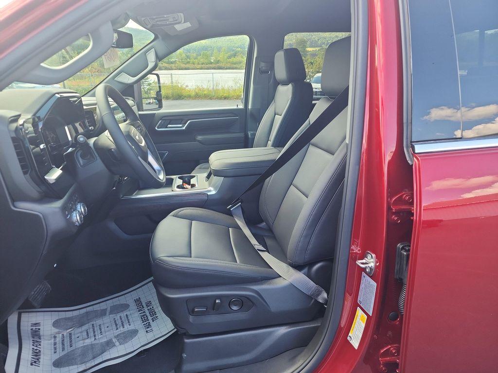 new 2025 GMC Sierra 2500 car, priced at $75,895