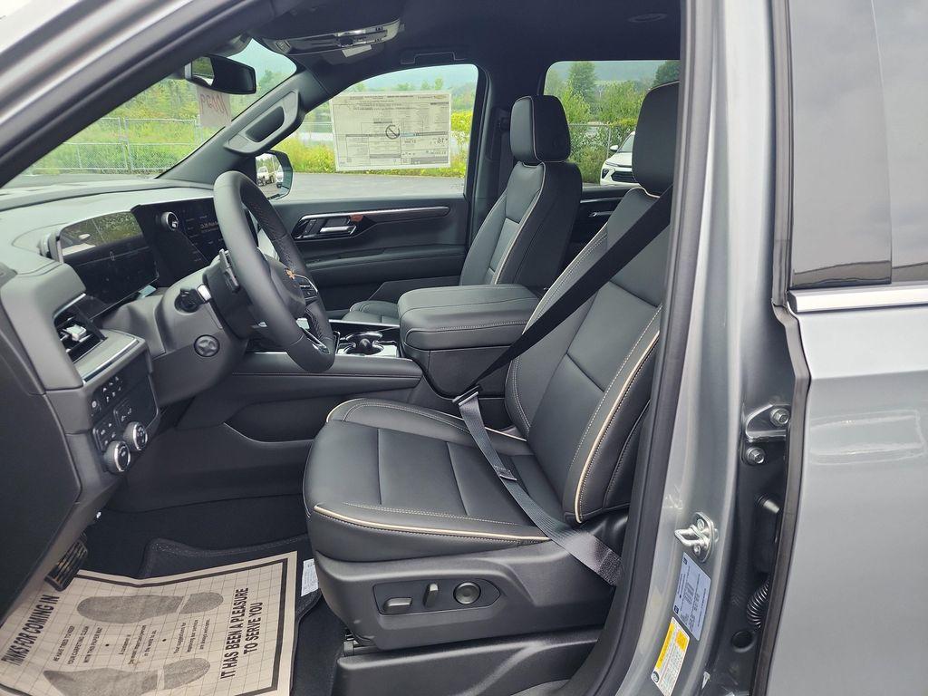 new 2025 Chevrolet Suburban car, priced at $76,450