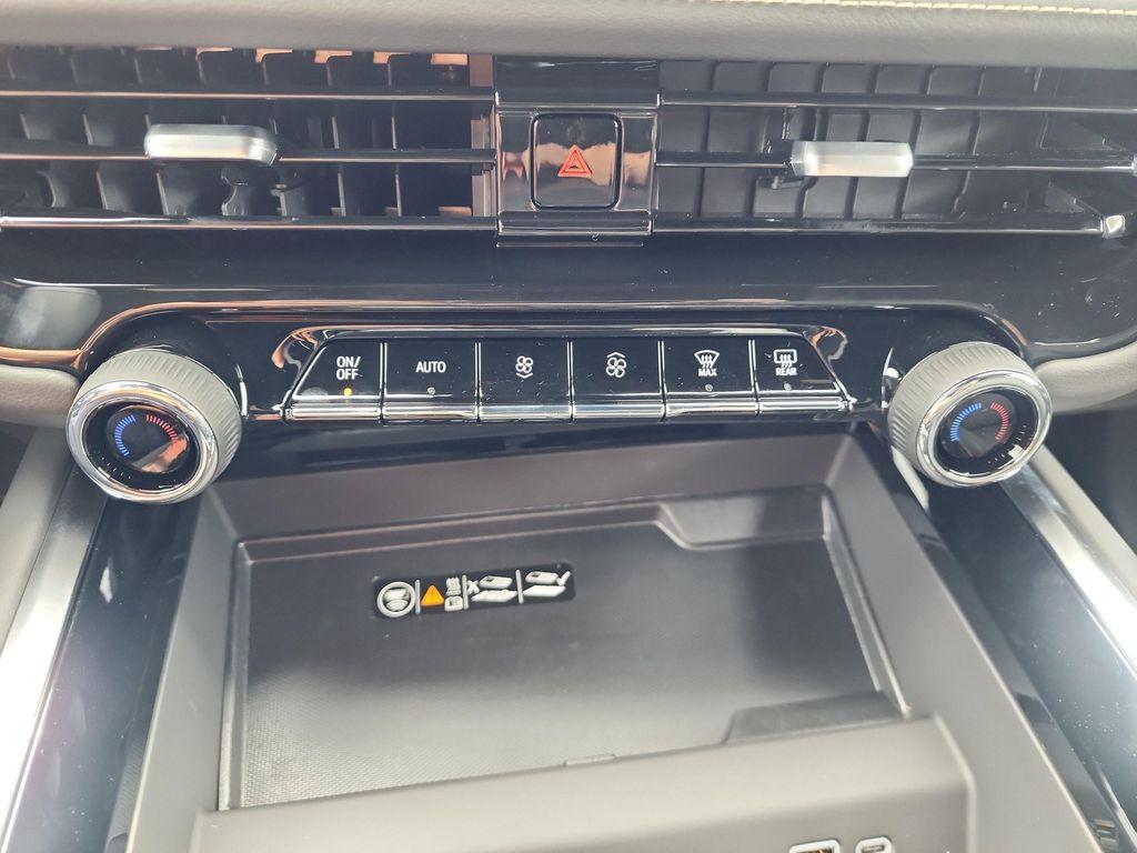 new 2025 Chevrolet Suburban car, priced at $76,450