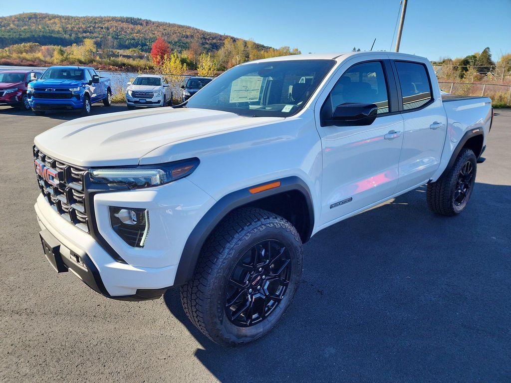 new 2025 GMC Canyon car, priced at $43,632