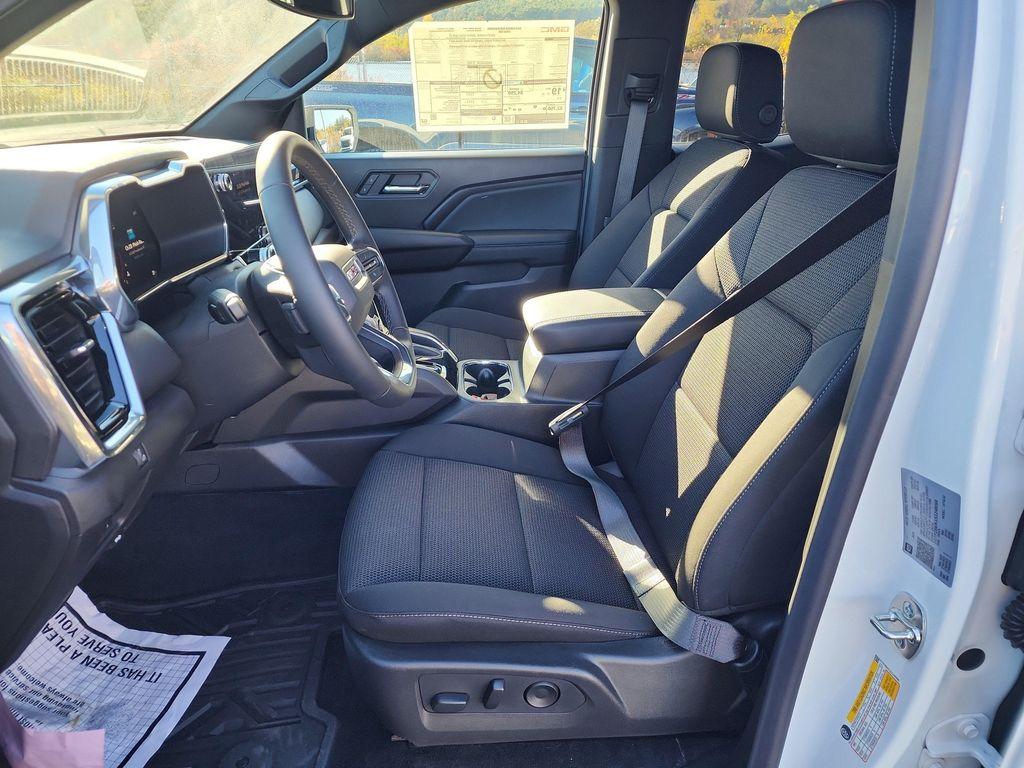 new 2025 GMC Canyon car, priced at $43,632