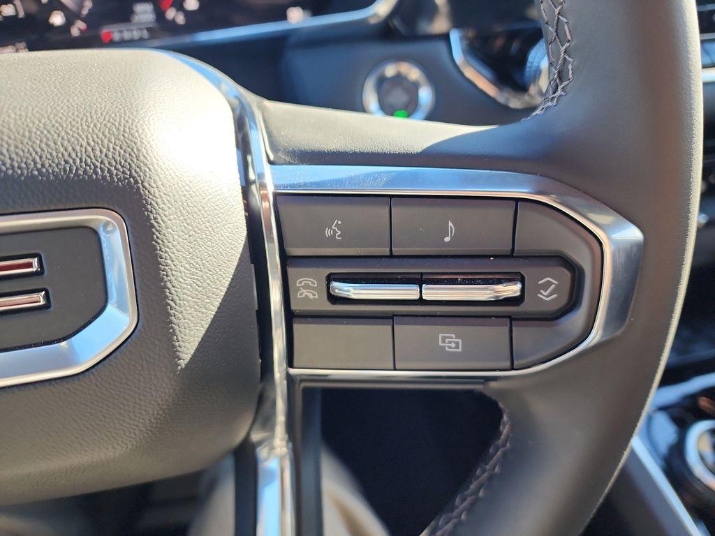 new 2025 GMC Canyon car, priced at $43,632