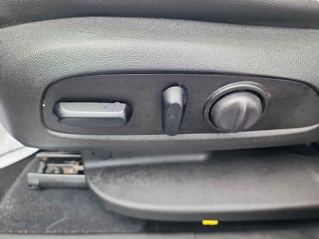 used 2019 Chevrolet Equinox car, priced at $17,671