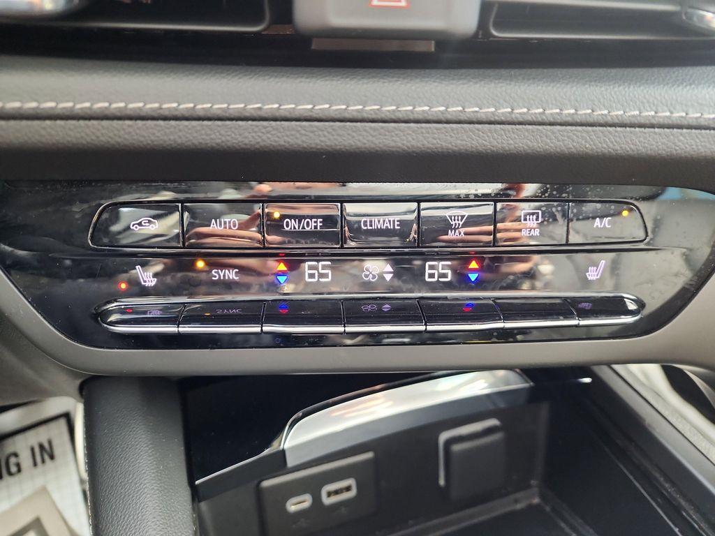 used 2023 Buick Envision car, priced at $29,376