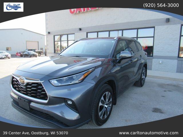 used 2021 Toyota Highlander car, priced at $26,200