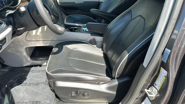 used 2023 Chrysler Pacifica car, priced at $28,966