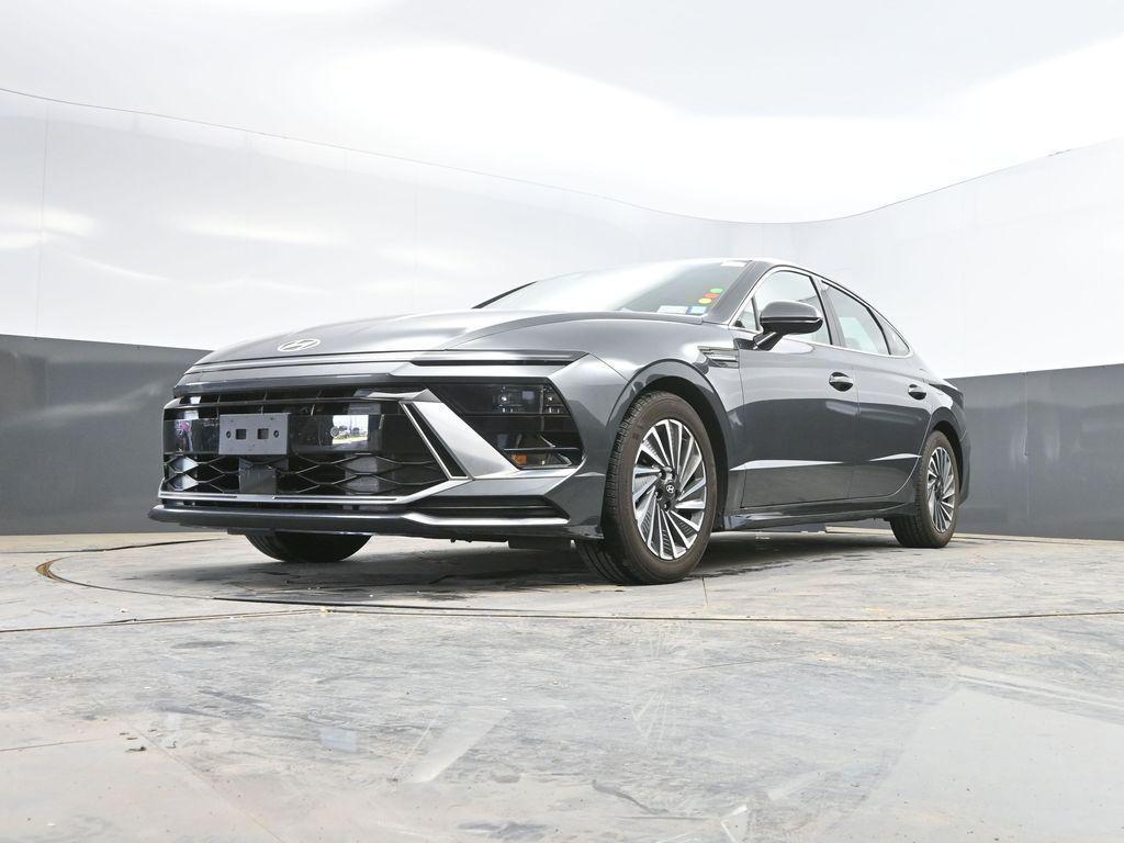 used 2025 Hyundai Sonata Hybrid car, priced at $22,900